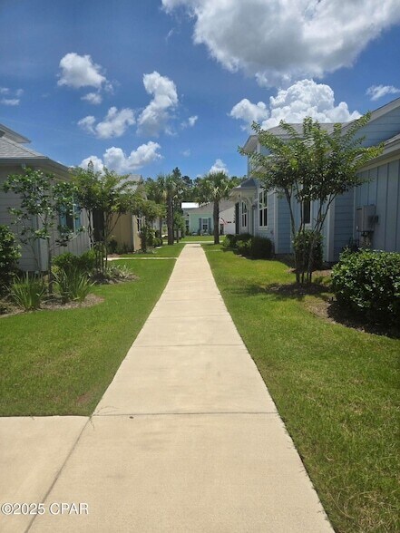 Building Photo - 8676 Coral Reef Wy