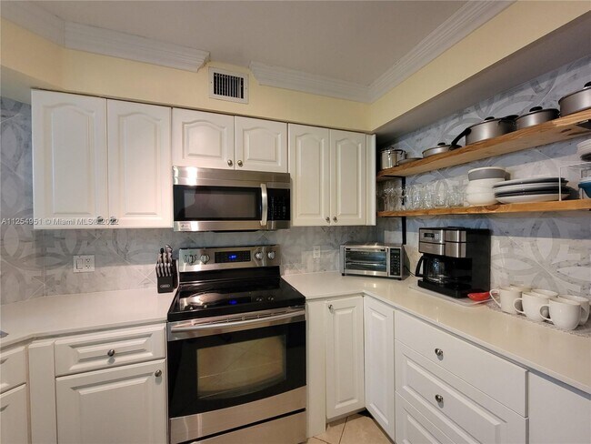 Building Photo - 400 Scotia Dr