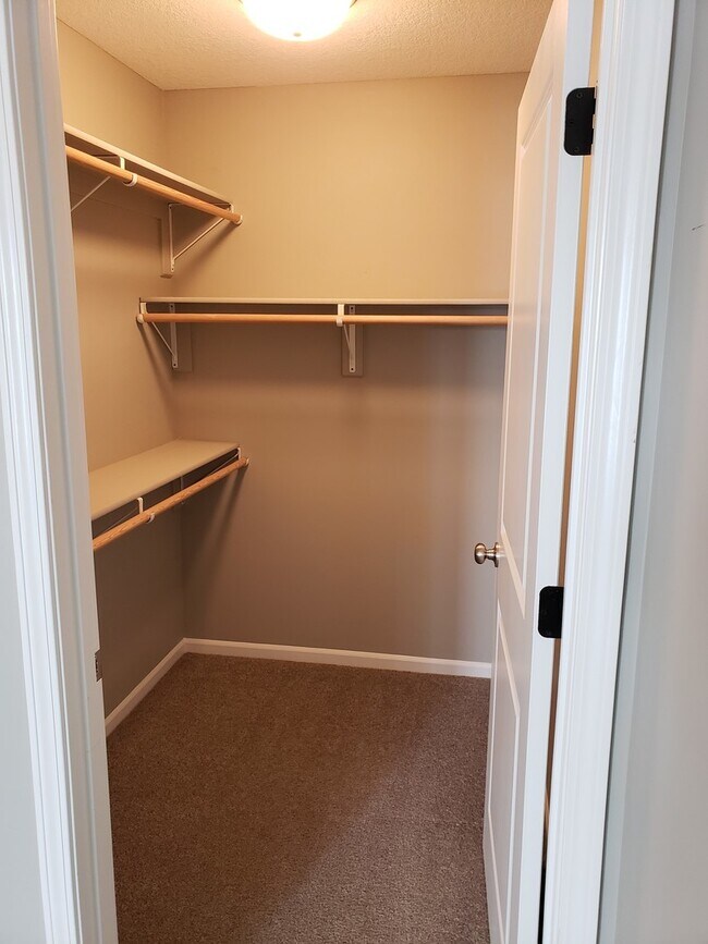 Building Photo - Cozy West Side Home + 2 Car Garage + Stain...