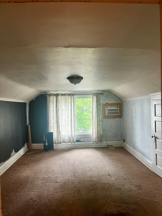 Building Photo - 12631 Elm St
