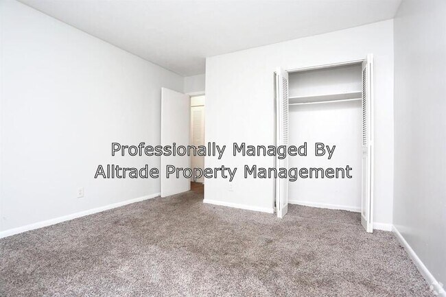 Building Photo - 412 Poplar Level Ct