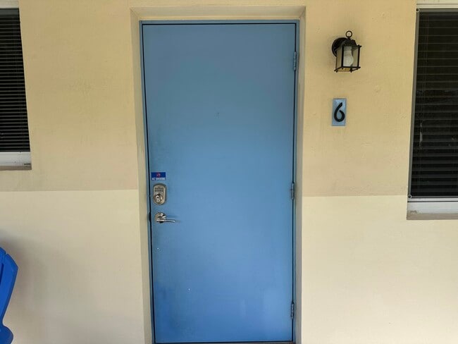 Building Photo - 1258 Beach Rd