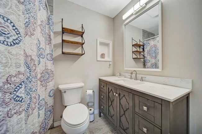 Building Photo - 9743 Saratoga Park Ct