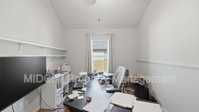 Building Photo - 1116 RIVER WOOD