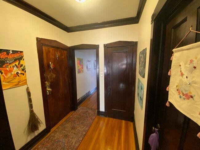 Building Photo - 5403 S Harper Ave