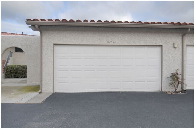 Building Photo - GORGEOUS VIEW CONDO ON THE GOLF COURSE!!!