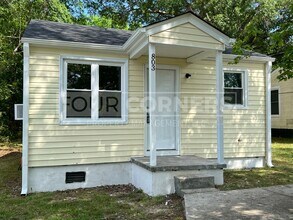 Building Photo - Renovated 1 Bedroom 1 Bath Home