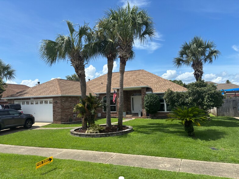 Primary Photo - 409 Ridge Wood Cir