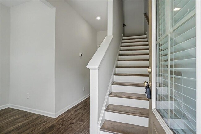 Building Photo - 2087 Graywell Ln