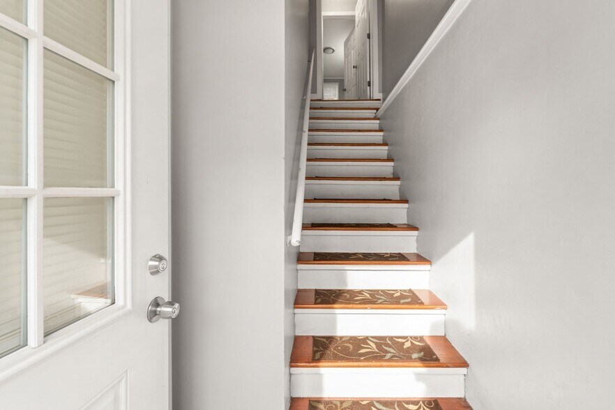 Building Photo - 9 Olga Ave