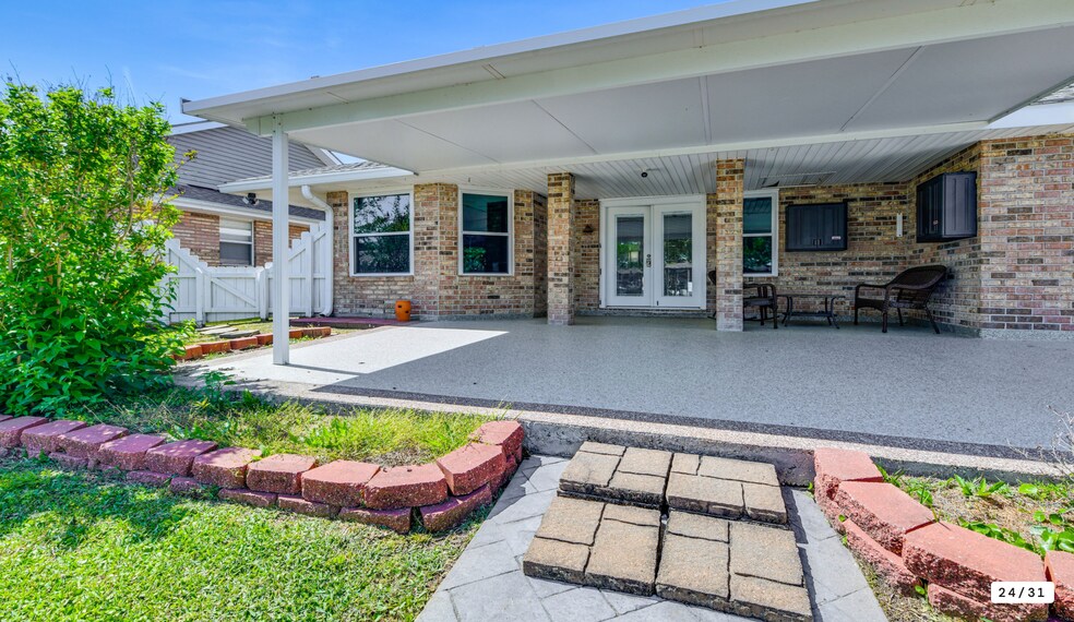 Building Photo - 125 Windward Passage St
