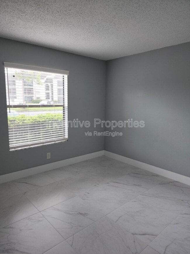 Building Photo - 2260 Cascades Blvd