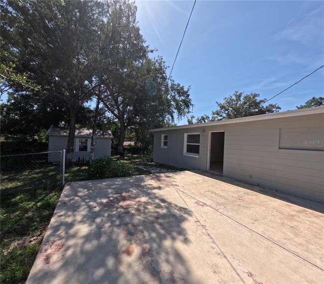 Building Photo - 809 Plumosa Ave