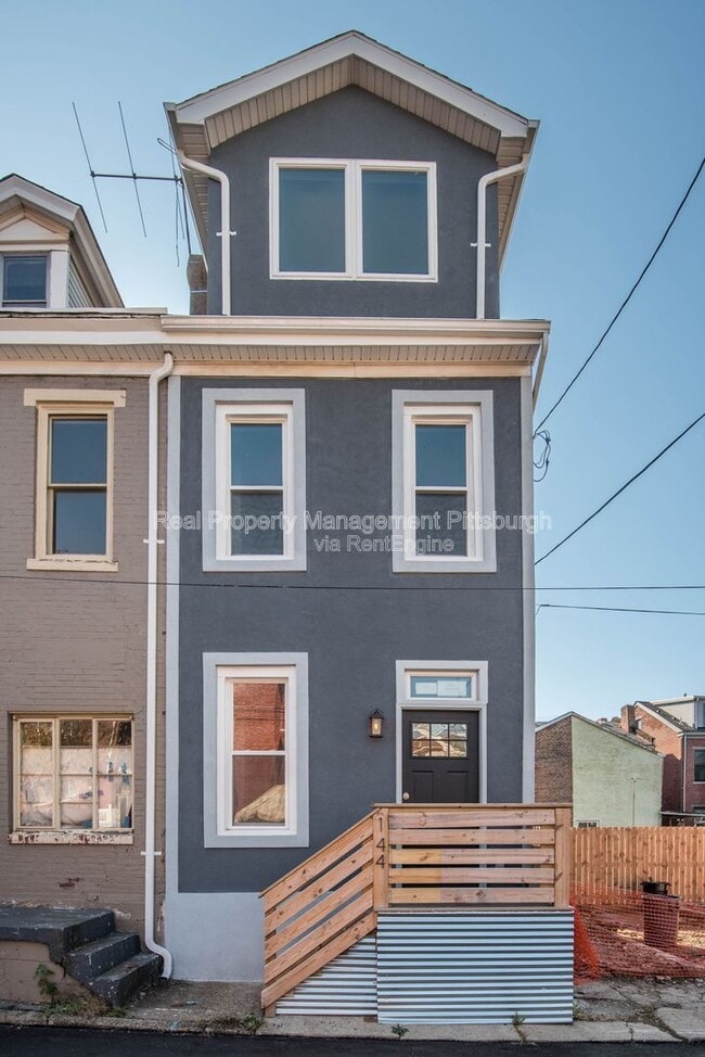 Building Photo - 144-43rd 1/2 43rd 1/2 St