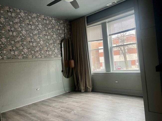 Building Photo - 5315 N Damen Ave