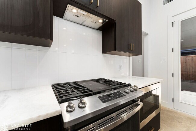 Building Photo - Pre-Leasing Fall of 2026!! Luxury Homes!!