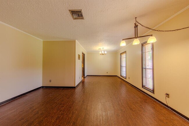 Building Photo - 31868 FM 1485 Rd