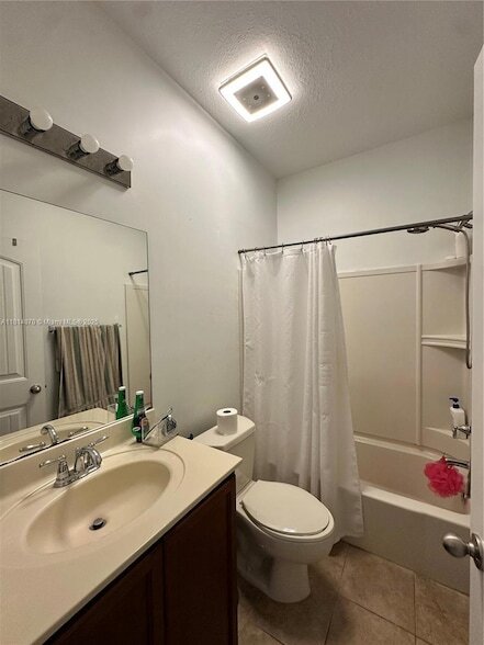 Building Photo - 758 NE 34th Ave