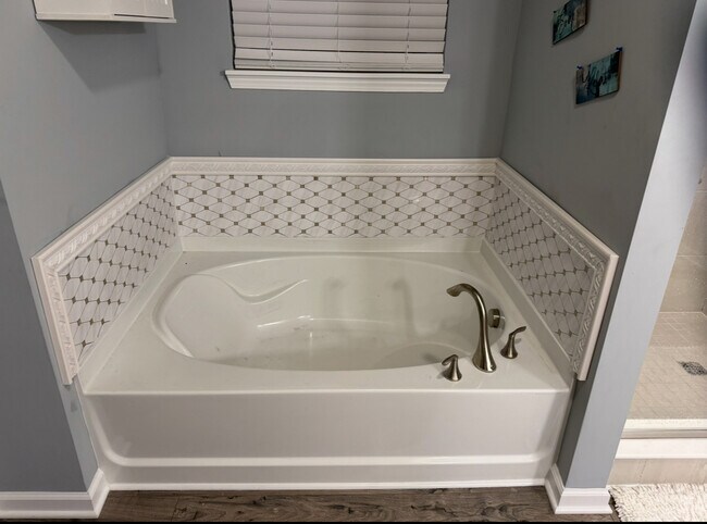 Building Photo - 5817 Flat Hill Dr