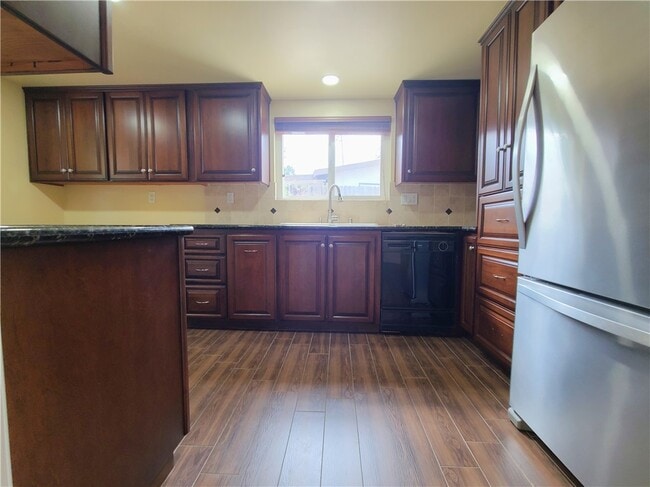 Building Photo - 12149 Country Club Ln