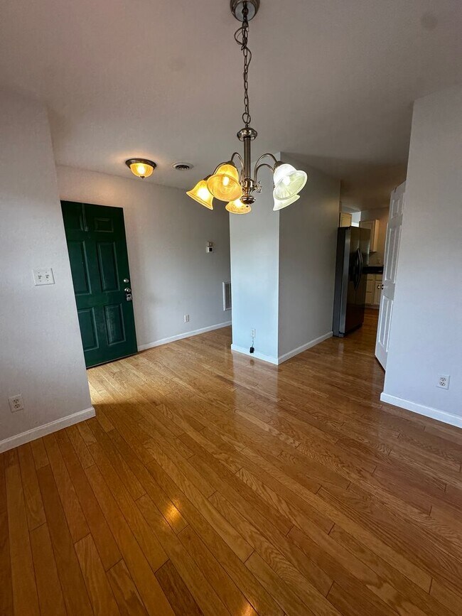 Building Photo - 1643 Wood Song Ln