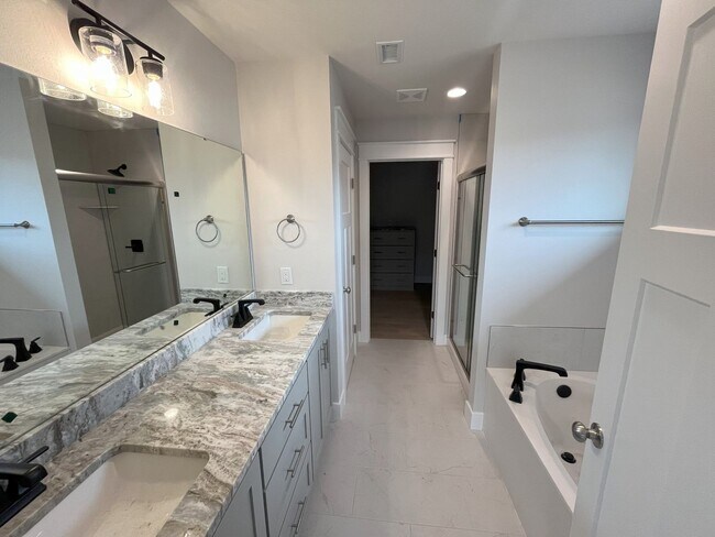 Building Photo - Nearly-new 4-bedroom, 2-bath home in the exclusive Lion's Gate Neighborhood!!!