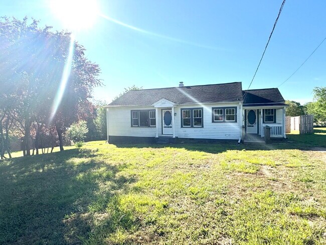 Primary Photo - Charming 3-Bed, 2-Bath Home in Westminster...
