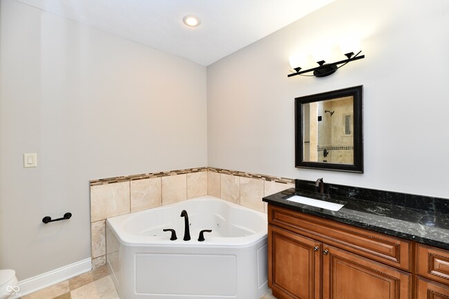 Building Photo - 8555 One W Dr