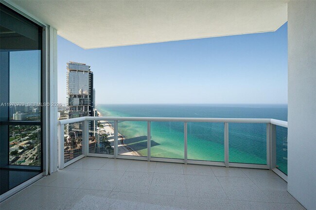 Building Photo - 18201 Collins Ave