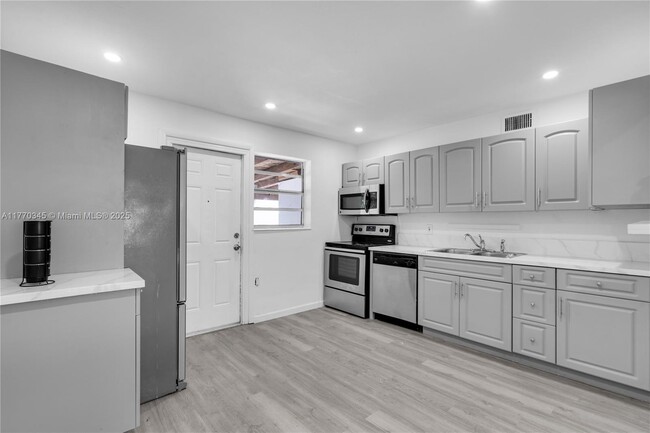 Building Photo - 3494 SW 56th Ave