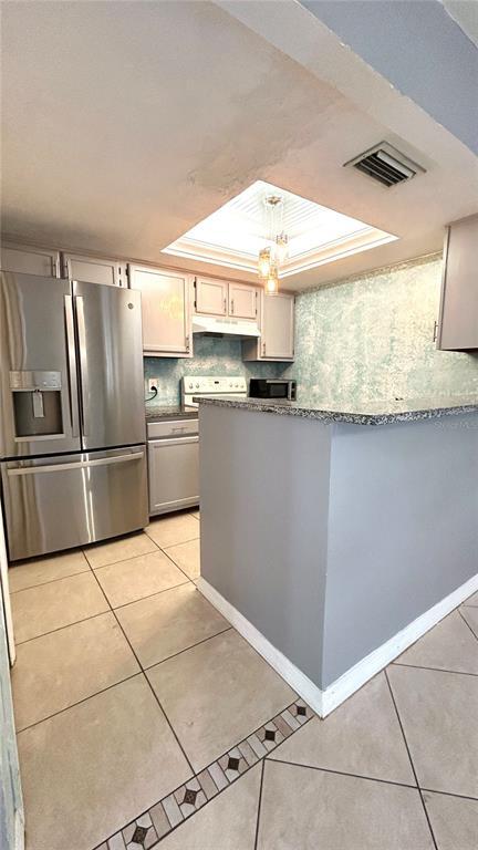 Building Photo - 5855 SW 8th Pl