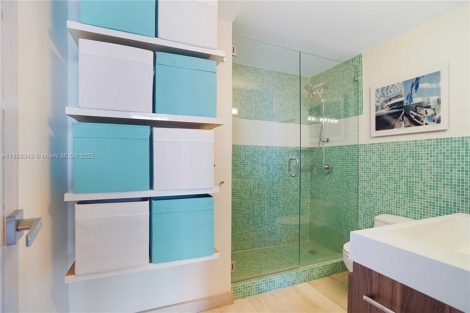 Building Photo - 1000 West Ave