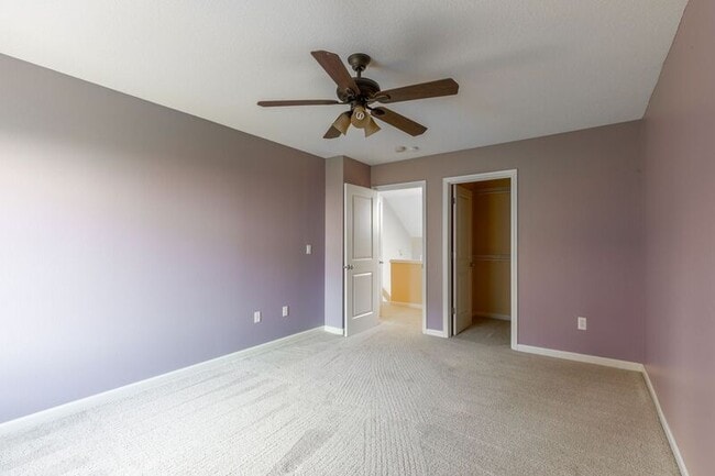 Building Photo - 11528 SE Verns Way