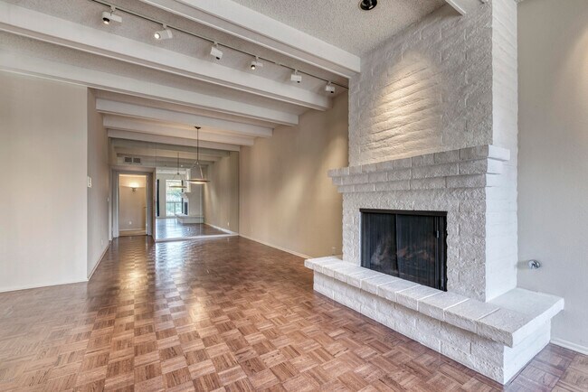 Building Photo - 7145 E McDonald Dr