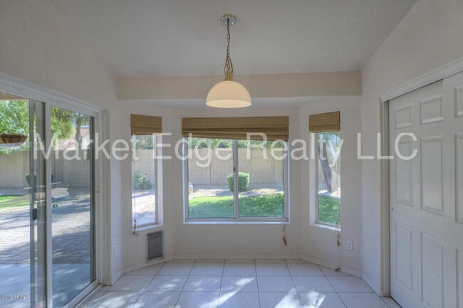 Building Photo - 4Bed/2Bath House at 48th St/Warner! JOIN T...