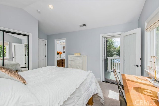 Building Photo - 2809 N Poinsettia Ave