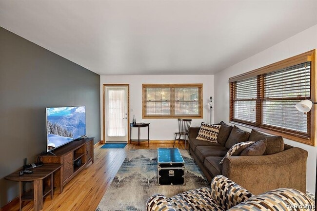 Building Photo - 836 Miller Ave