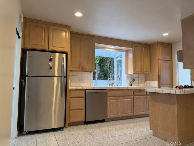 Building Photo - 27845 Hawthorne Blvd