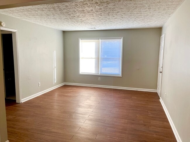 Building Photo - Welcome to this charming home located in S...