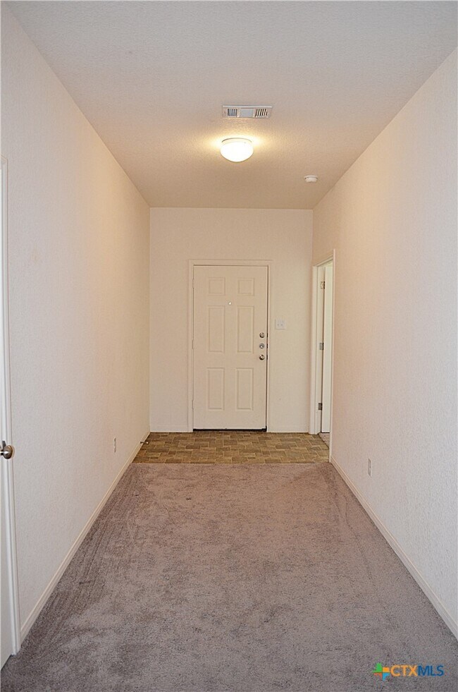 Building Photo - 6702 Keechi Valley Dr