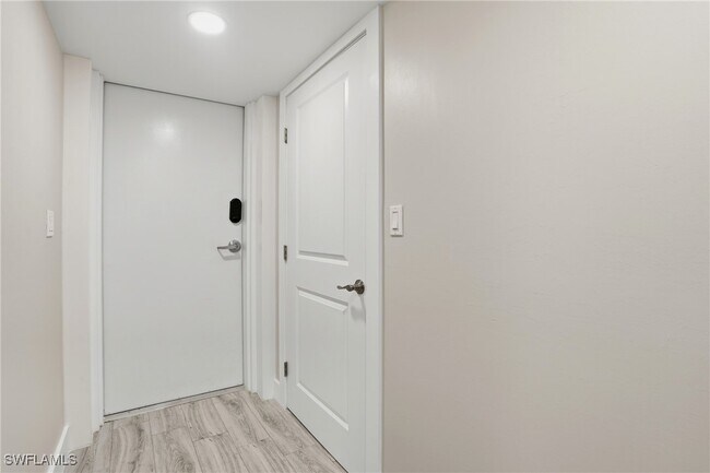 Building Photo - 6070 Lancewood Way