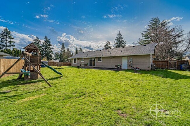 Building Photo - 1011 NE 82nd Ave