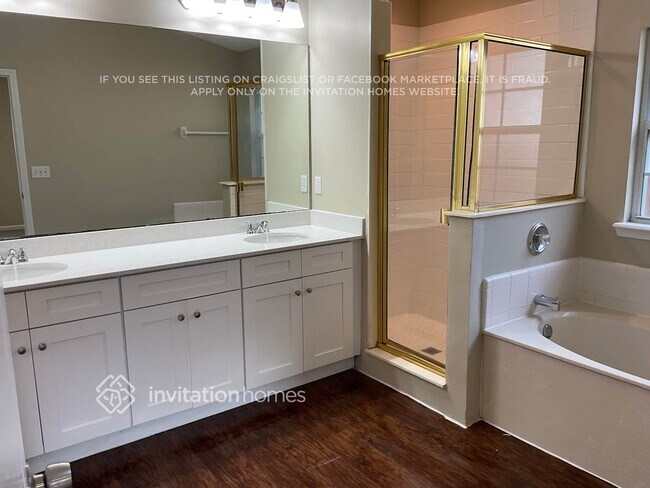 Building Photo - 13973 Crestwick Dr W