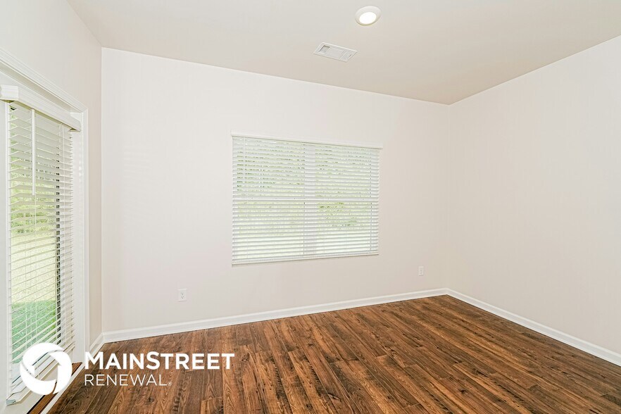 Building Photo - 282 Chelsea Park Rd