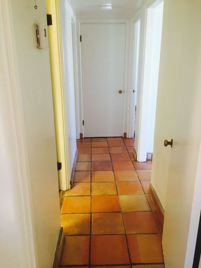 Building Photo - Charming Sam Hughes!