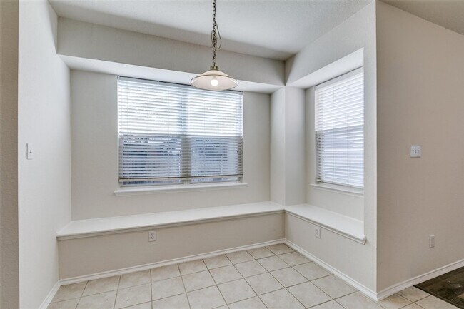 Building Photo - 9121 Portage Ln