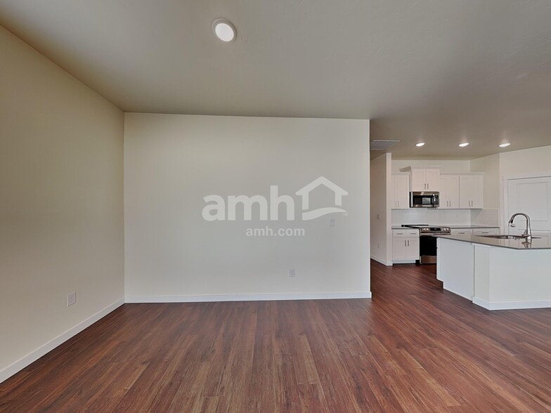 Building Photo - 9502 W Bowie Ct