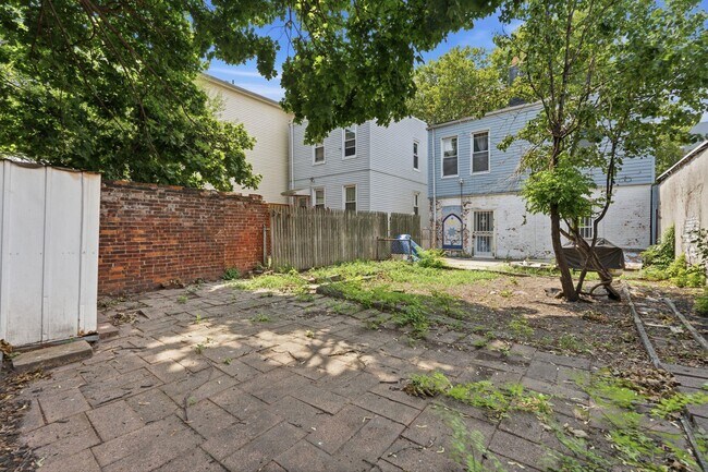 Building Photo - 74 Yale Ave