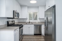 Interior Photo - Kingsley Diplomat Apartments