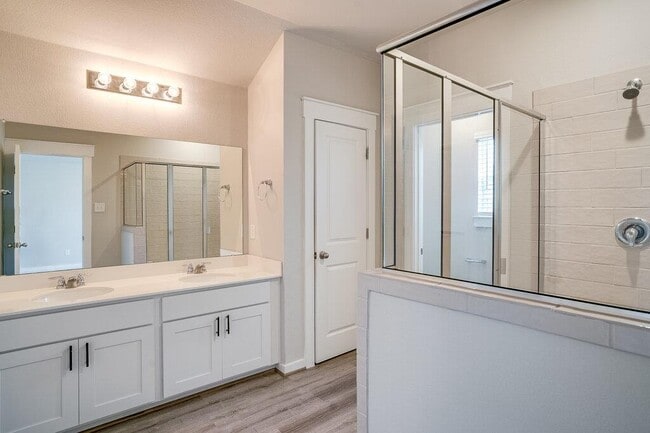 Building Photo - 505 Pearly Eye Dr